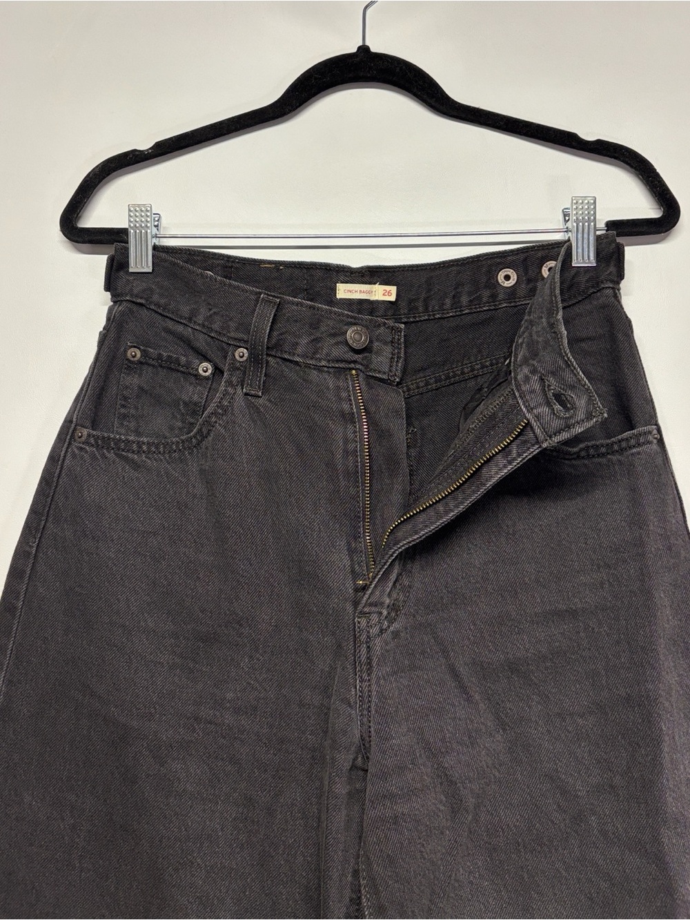 ✨Levi's Cinch Baggy Women's Jeans Size 26 - Picture 4 of 15